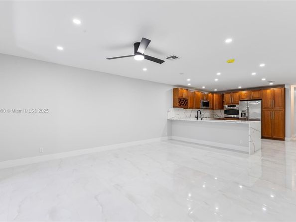 9080 NW 23rd St, Coral Springs FL 33065