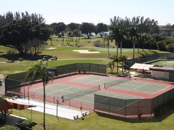 700 S Hollybrook Dr 201, Pembroke Pines FL 33025