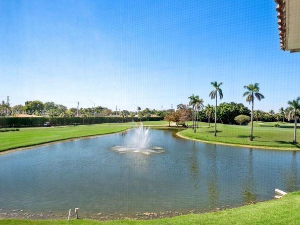 700 S Hollybrook Dr 201, Pembroke Pines FL 33025