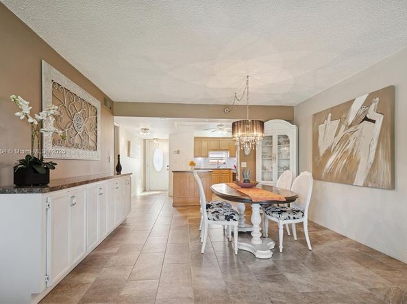 700 S Hollybrook Dr 201, Pembroke Pines FL 33025