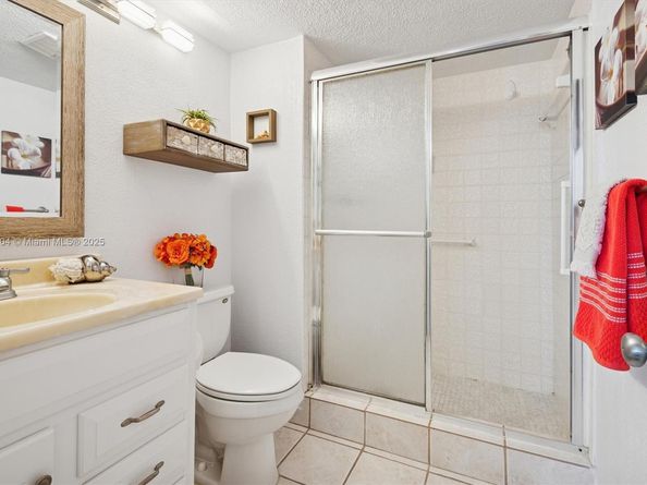 700 S Hollybrook Dr 201, Pembroke Pines FL 33025