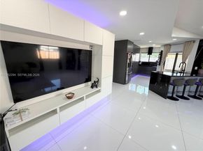 1100 SW 109th Ave, Pembroke Pines FL 33025