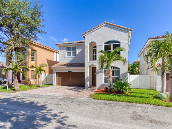 3839 SW 51st St, Hollywood FL 33312