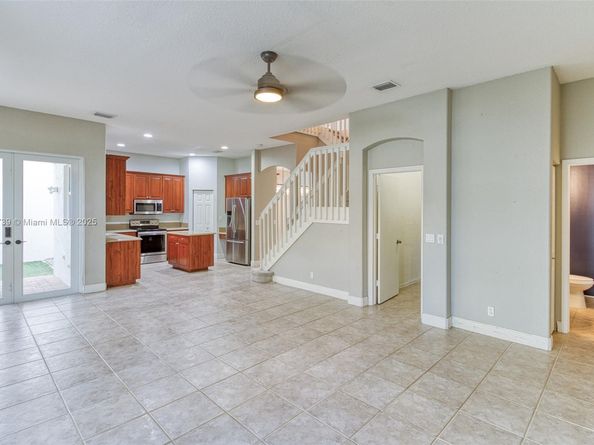 3839 SW 51st St, Hollywood FL 33312