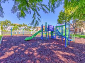 3839 SW 51st St, Hollywood FL 33312