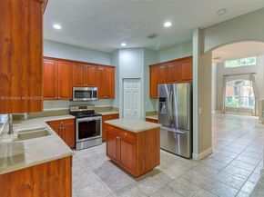 3839 SW 51st St, Hollywood FL 33312