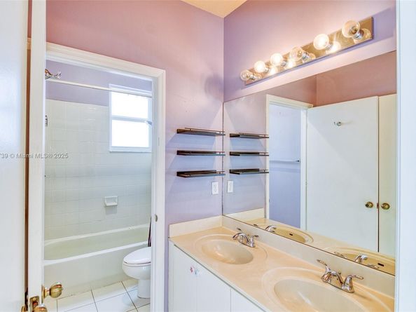 3839 SW 51st St, Hollywood FL 33312