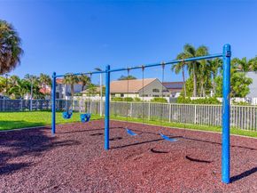 3839 SW 51st St, Hollywood FL 33312