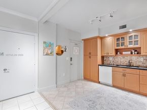 1701 S Ocean Dr 105, Hollywood FL 33019