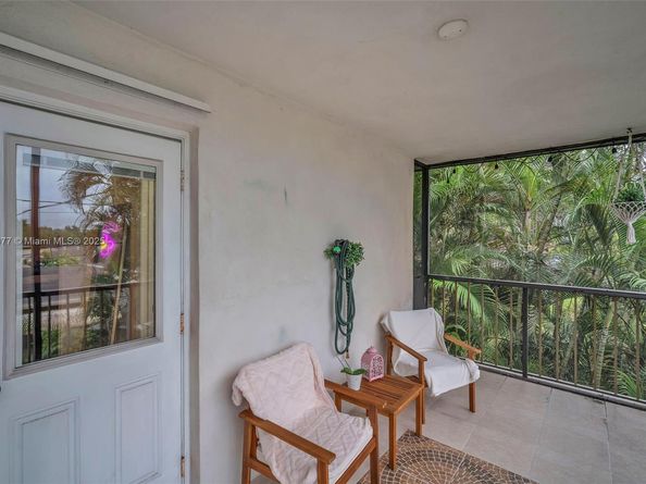 2324 Van Buren St 204, Hollywood FL 33020