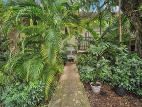 2324 Van Buren St 204, Hollywood FL 33020