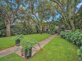 2324 Van Buren St 204, Hollywood FL 33020