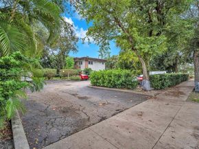 2324 Van Buren St 204, Hollywood FL 33020