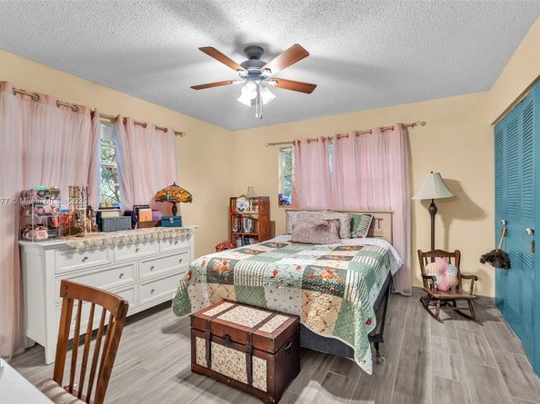 2324 Van Buren St 204, Hollywood FL 33020