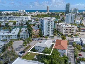 7124 Bay Dr, Miami Beach FL 33141