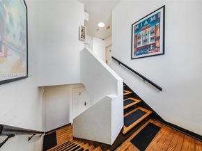 7124 Bay Dr, Miami Beach FL 33141