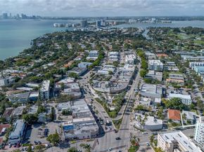 7124 Bay Dr, Miami Beach FL 33141