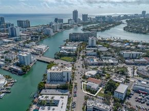 7124 Bay Dr, Miami Beach FL 33141