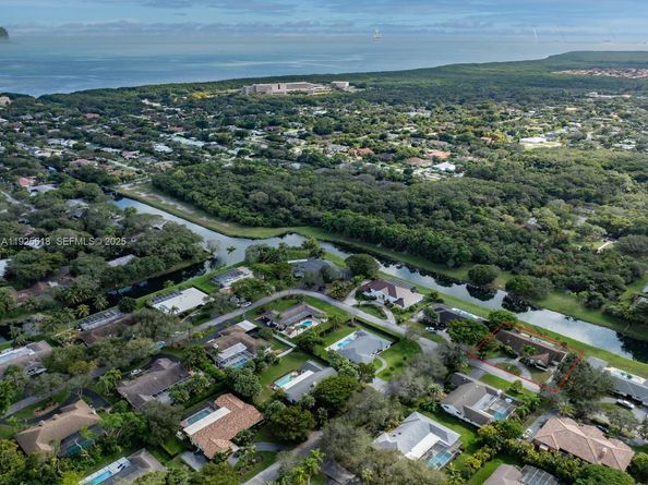 7860 SW 173rd Ter, Palmetto Bay FL 33157