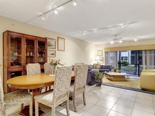 481 Ives Dairy Rd 1054, Miami FL 33179