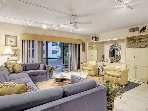 481 Ives Dairy Rd 1054, Miami FL 33179