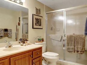 481 Ives Dairy Rd 1054, Miami FL 33179