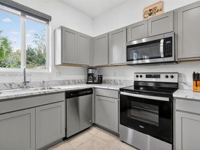 20868 NW 9th Path, Miami Gardens FL 33169