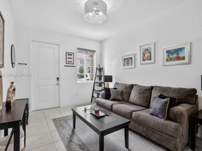 20868 NW 9th Path, Miami Gardens FL 33169