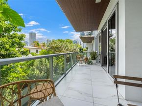 545 SW 11th St 208, Miami FL 33129