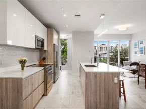 545 SW 11th St 208, Miami FL 33129