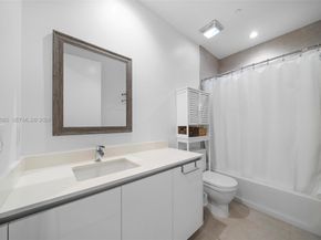 545 SW 11th St 208, Miami FL 33129