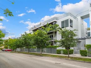545 SW 11th St 208, Miami FL 33129