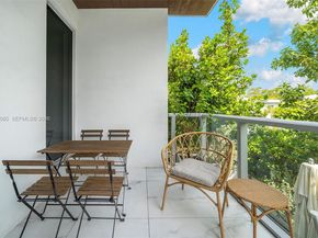 545 SW 11th St 208, Miami FL 33129