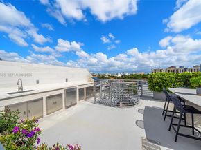 545 SW 11th St 208, Miami FL 33129