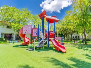 21007 NW 14 Pl 351, Miami Gardens FL 33169