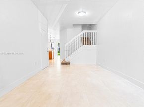 21007 NW 14 Pl 351, Miami Gardens FL 33169