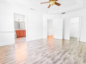 21007 NW 14 Pl 351, Miami Gardens FL 33169