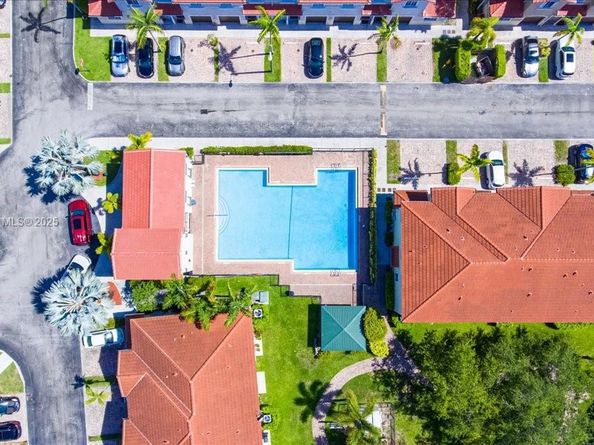 21007 NW 14 Pl 351, Miami Gardens FL 33169