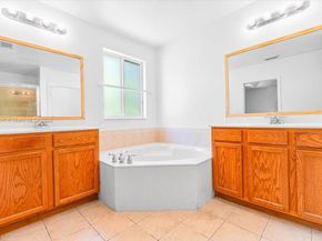 21007 NW 14 Pl 351, Miami Gardens FL 33169