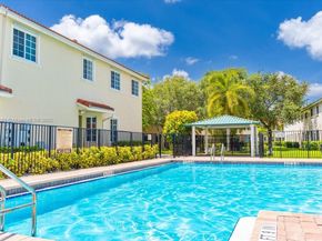 21007 NW 14 Pl 351, Miami Gardens FL 33169