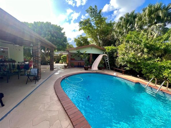 9601 SW 66th St, Miami FL 33173