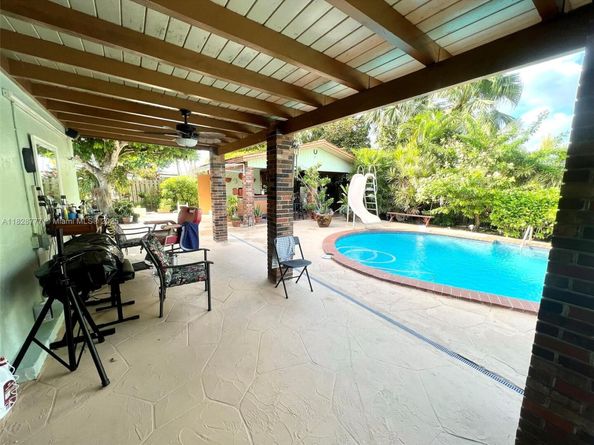 9601 SW 66th St, Miami FL 33173