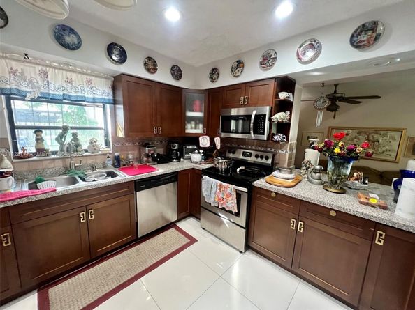 9601 SW 66th St, Miami FL 33173