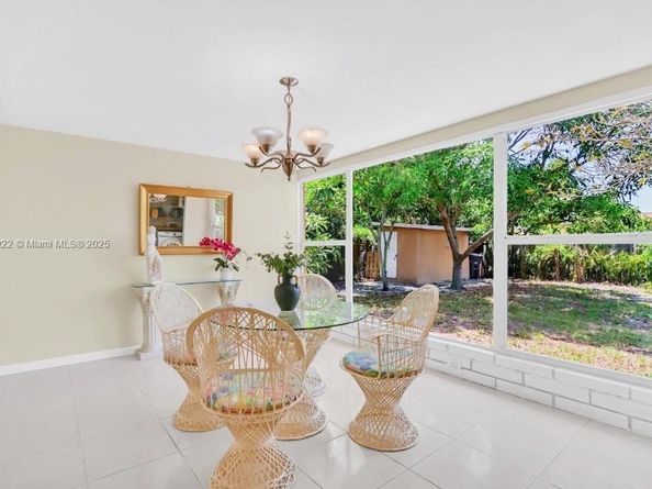 822 Avenida Hermosa, West Palm Beach FL 33405