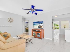 822 Avenida Hermosa, West Palm Beach FL 33405