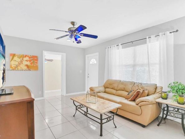 822 Avenida Hermosa, West Palm Beach FL 33405