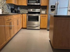 1226 N Hiatus Rd 1226, Pembroke Pines FL 33026