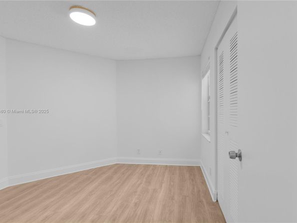 1525 Seabay Rd, Weston FL 33326