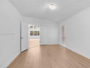 1525 Seabay Rd, Weston FL 33326