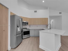1525 Seabay Rd, Weston FL 33326